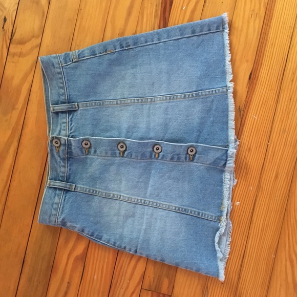 button down jean skirt - Picture 2 of 4